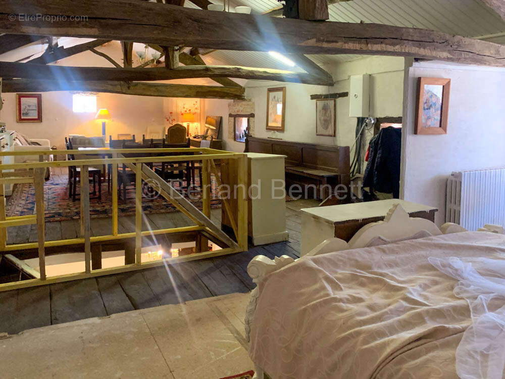 Maison en pierres avec dépendances et grand terrain - Pretty - photo 15