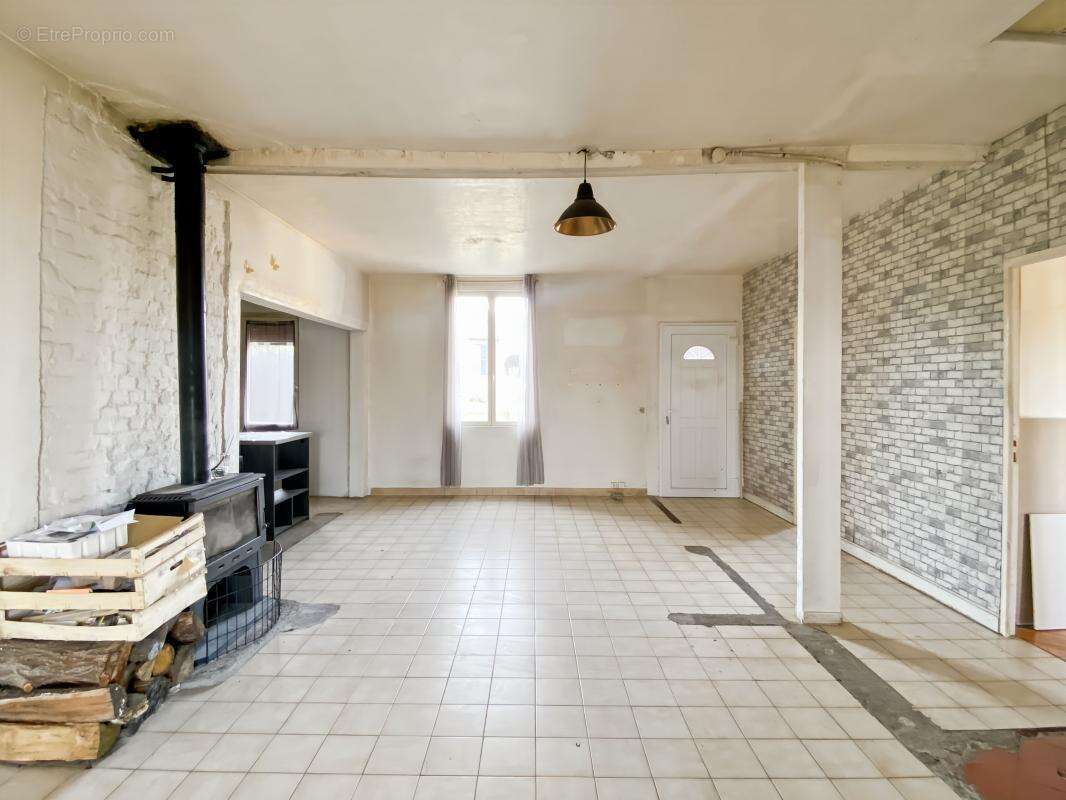 Maison à PORQUERICOURT