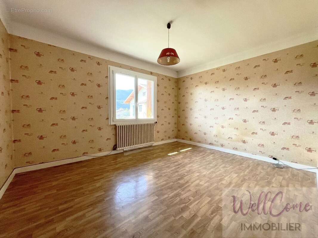 Maison à BRISON-SAINT-INNOCENT