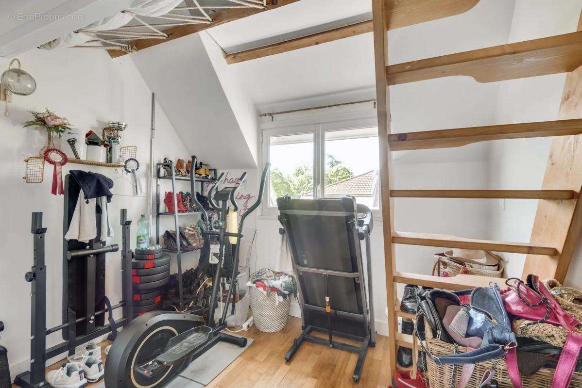 Appartement à SAINT-MAUR-DES-FOSSES