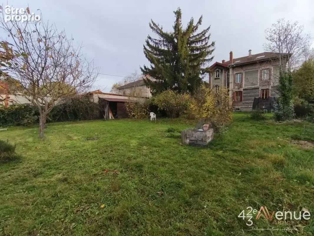 Appartement 7 pièces 146 m² à vendre à Le Chambon-Feugerolles (42500) - photo 4