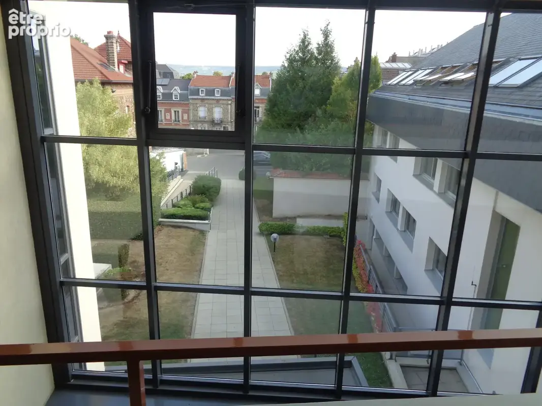 Commerce 3160 m² à Epernay  - photo 8