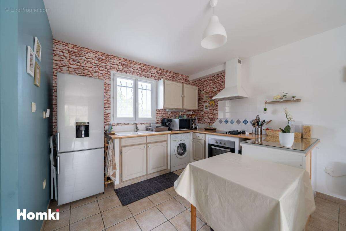 Maison à MOURIES