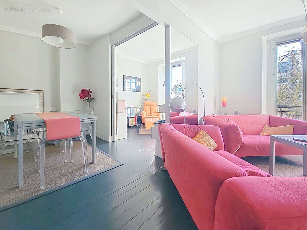 Appartement à PARIS-18E