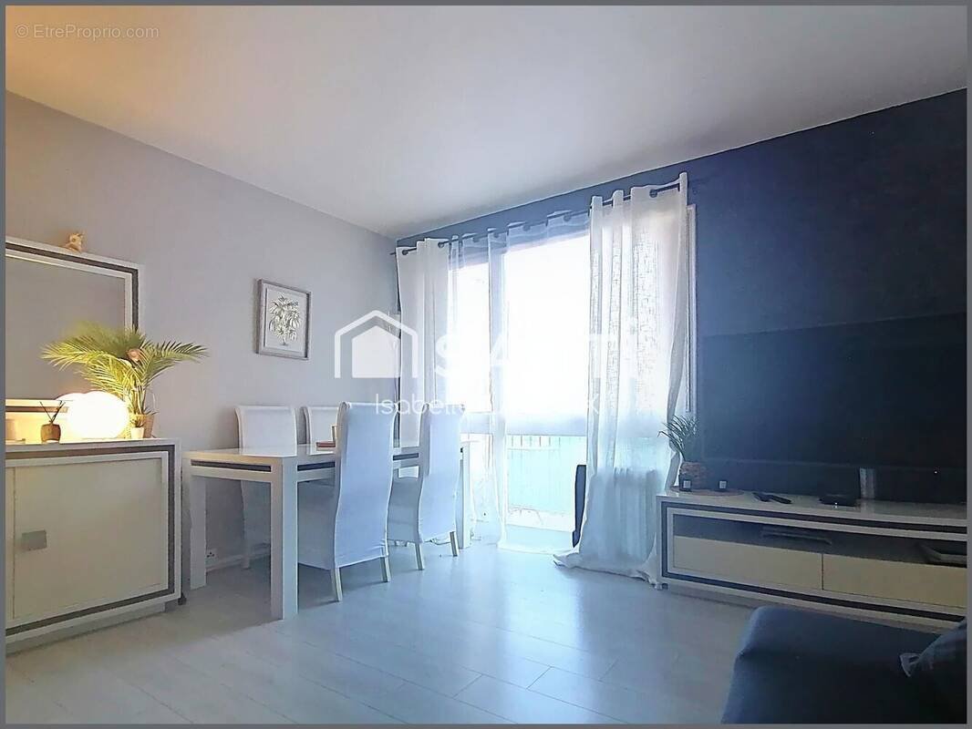 Photo 1 - Appartement à SAINT-FARGEAU-PONTHIERRY