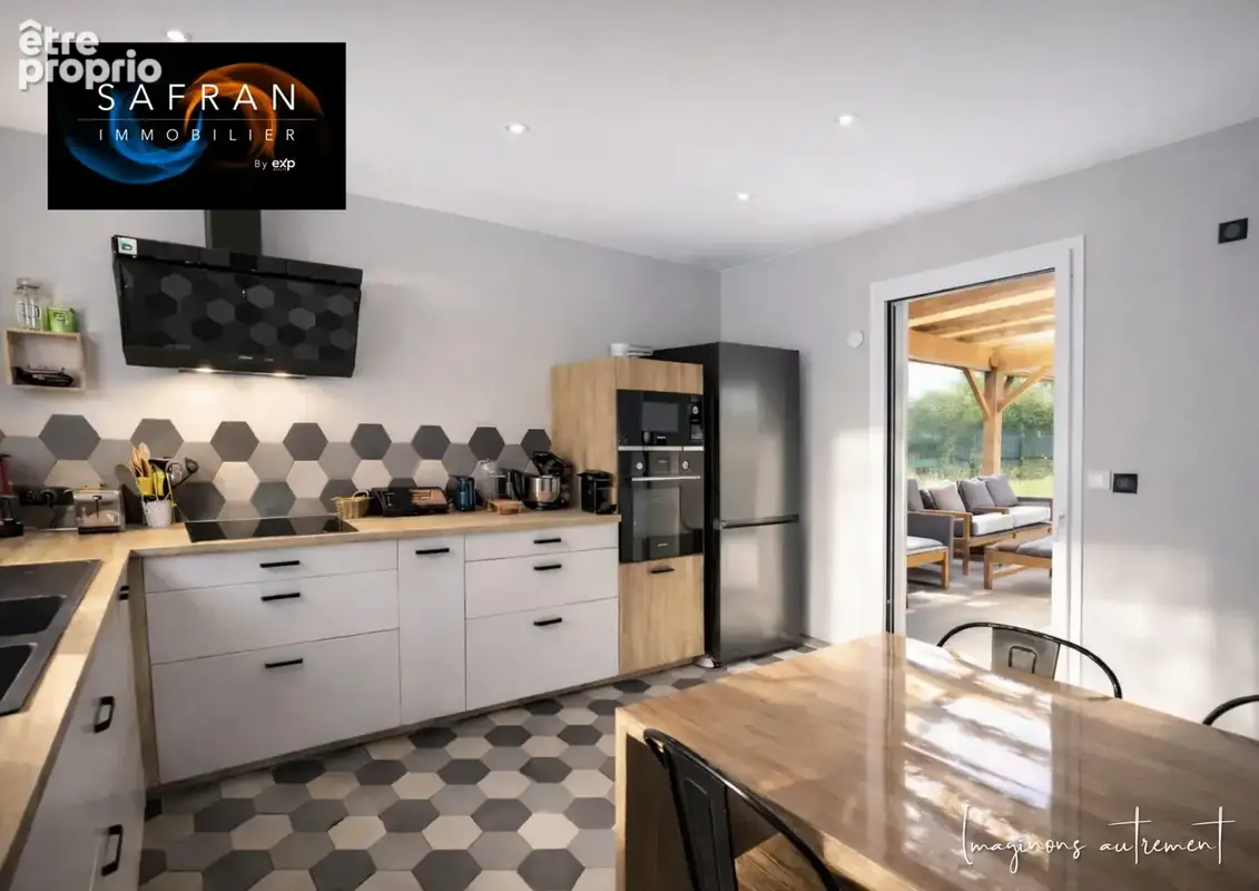 Maison 6 pièces 131 m² à vendre à Commelle-Vernay (42120) - photo 5