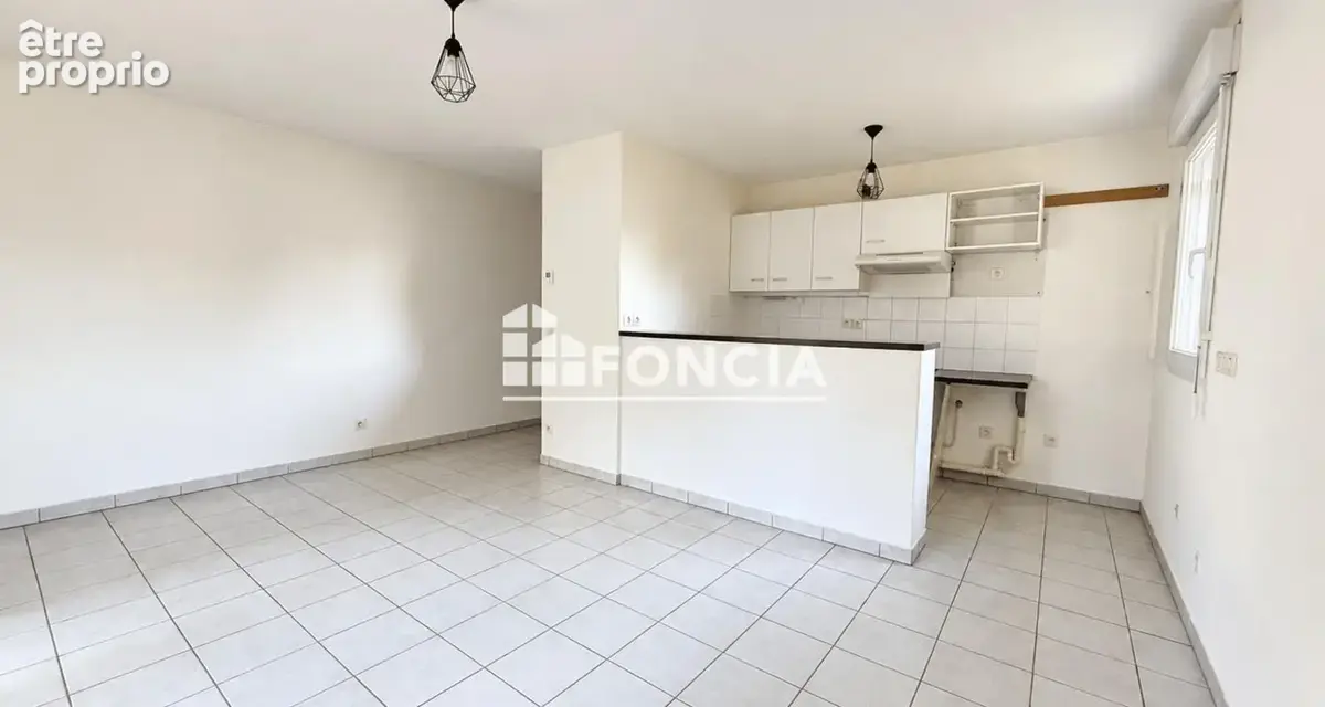 Appartement T3 avec balcon, 2 parking et cave dans résidence avec piscine - photo 2