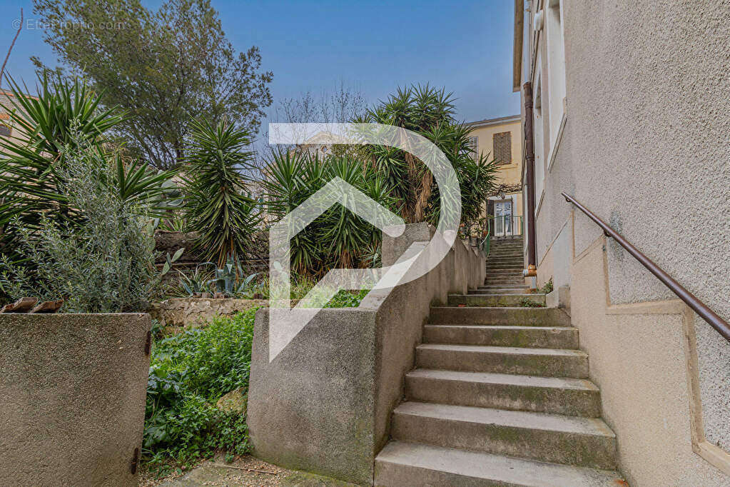 Appartement à MARSEILLE-7E