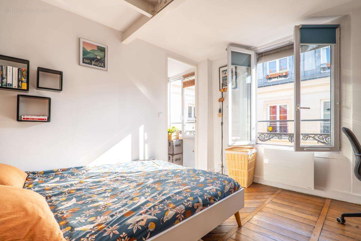 Appartement à PARIS-2E