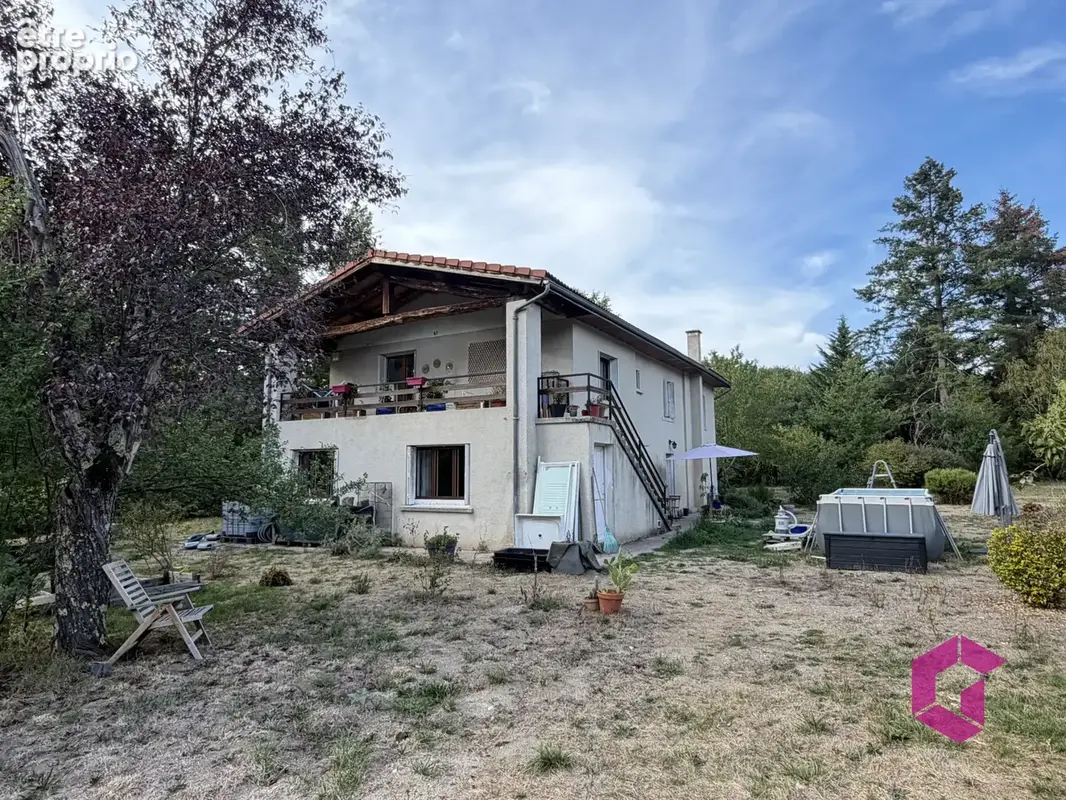A 10 minutes de Billom, maison rénovée avec plus de 8 000m2 de terrain - photo 2