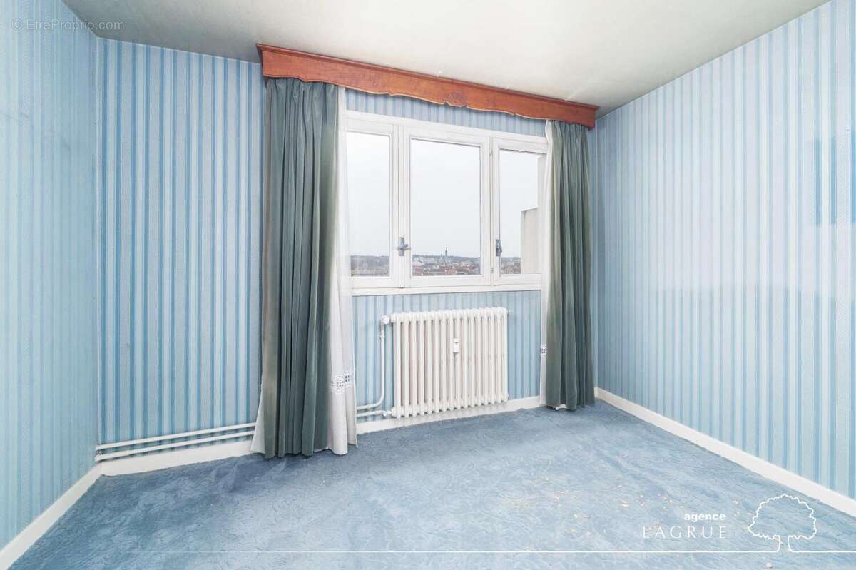   - Appartement à NEUVY