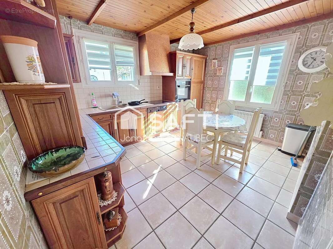 Maison 167 m² à Aiglun  - photo 7