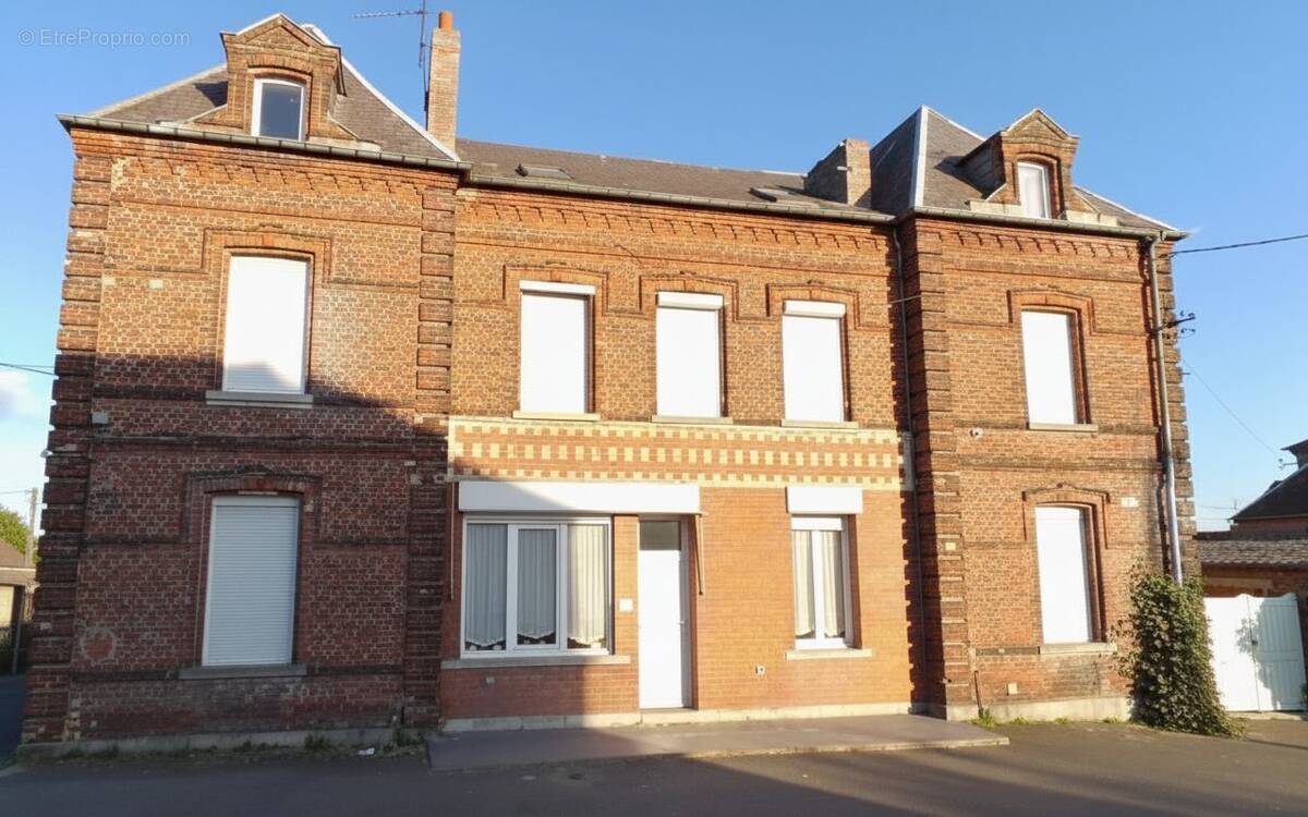 Maison à AVESNES-SUR-HELPE