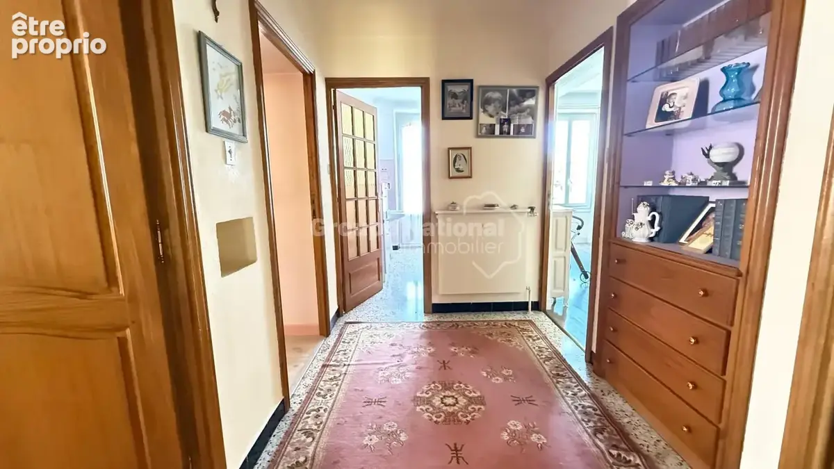 Exclusivité - Maison de maître - Espace et potentiel - photo 12
