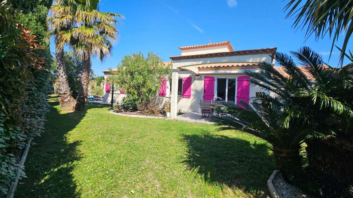 A Saint-Cyprien, maison 4 faces de 120m² sur une parcelle de 838m² avec piscine et garage - photo 3