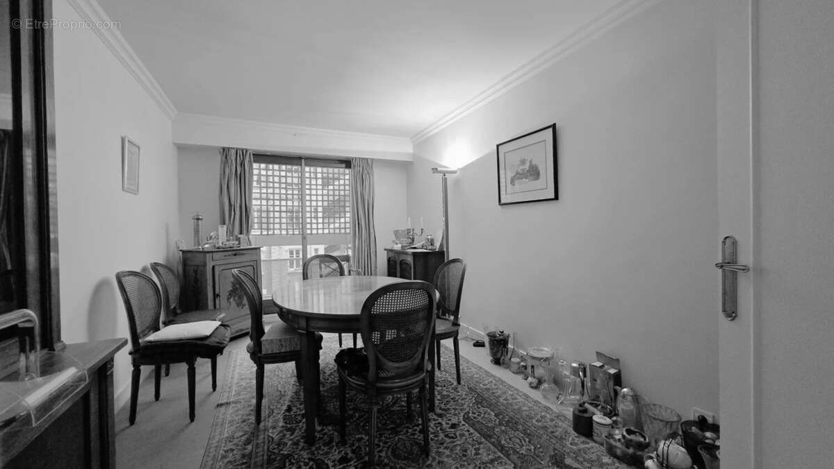 Appartement à PARIS-15E