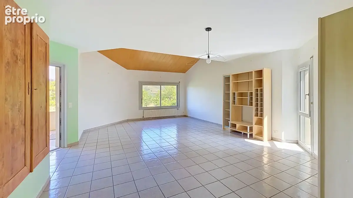 LES MARTRES DE VEYRE - Maison d'architecte 168 m2 sur terrain de 1043 m2 - photo 4