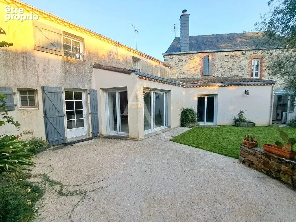 Maison Mouchamps 6 pièce(s) 157.32 m2 - photo 1