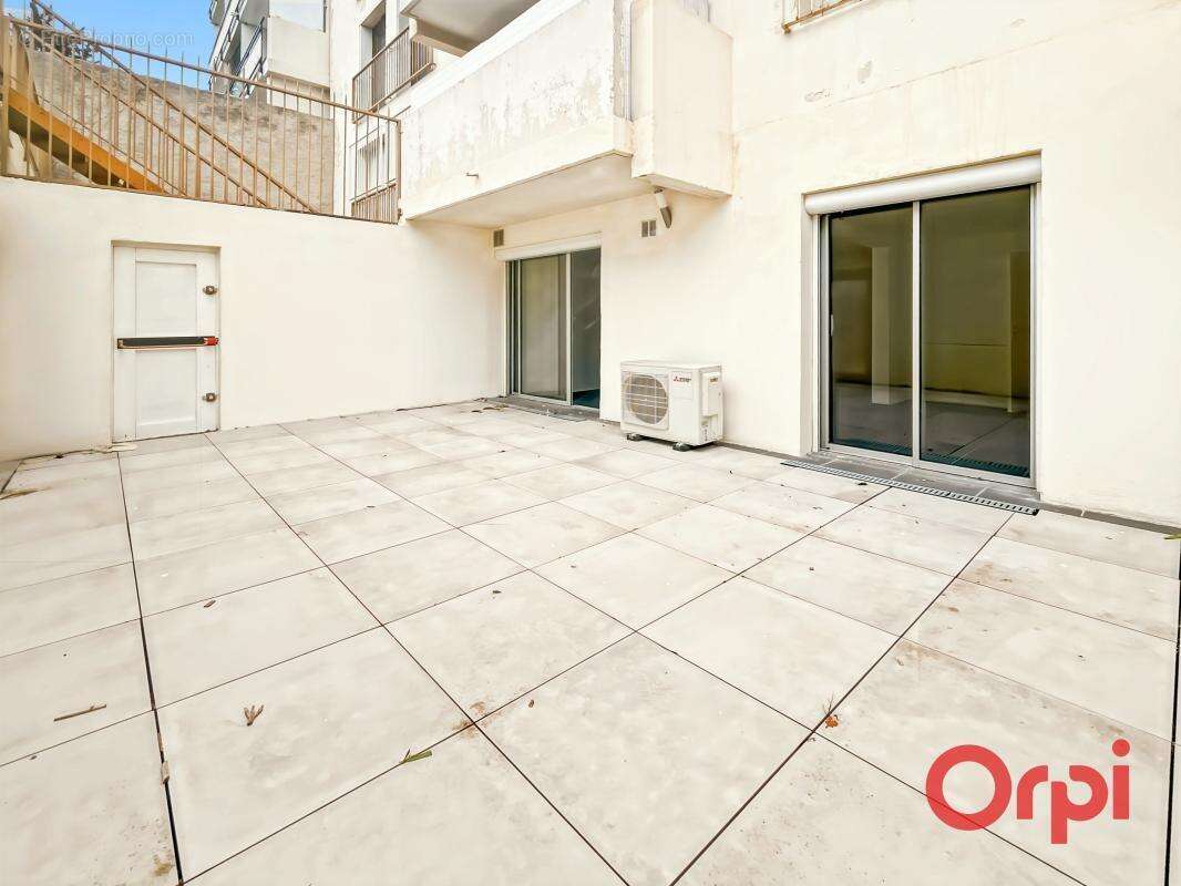 Appartement à MARSEILLE-5E