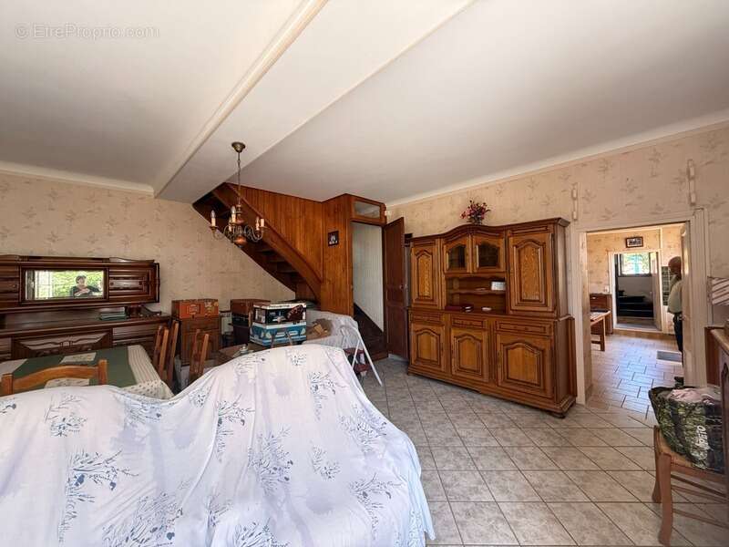 Maison en pierre de 126m², 4 chambres, avec grange 65 000 € - photo 5