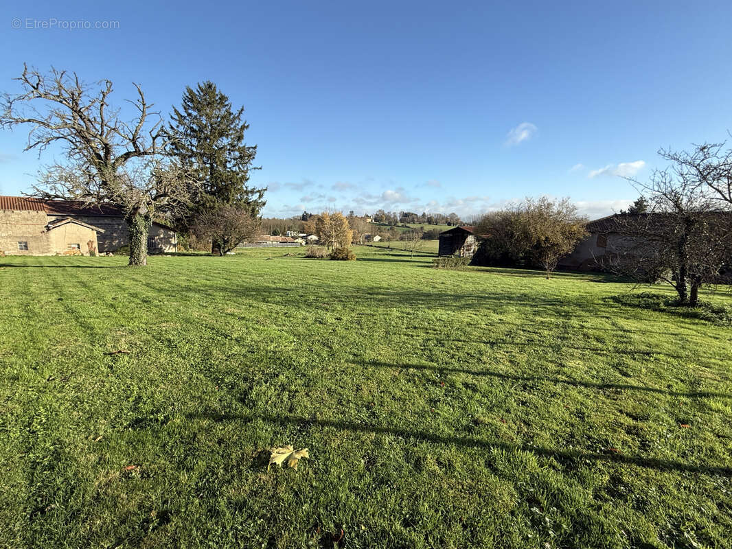 Terrain à GARNERANS