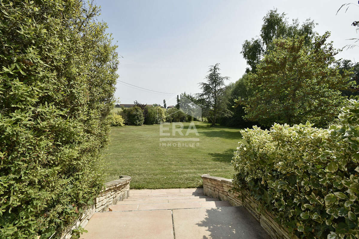 Maison à SAINT-REMY-L'HONORE