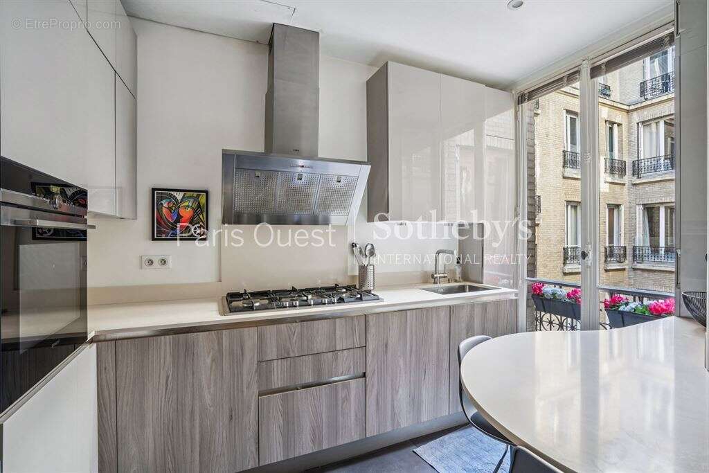 Appartement à PARIS-17E