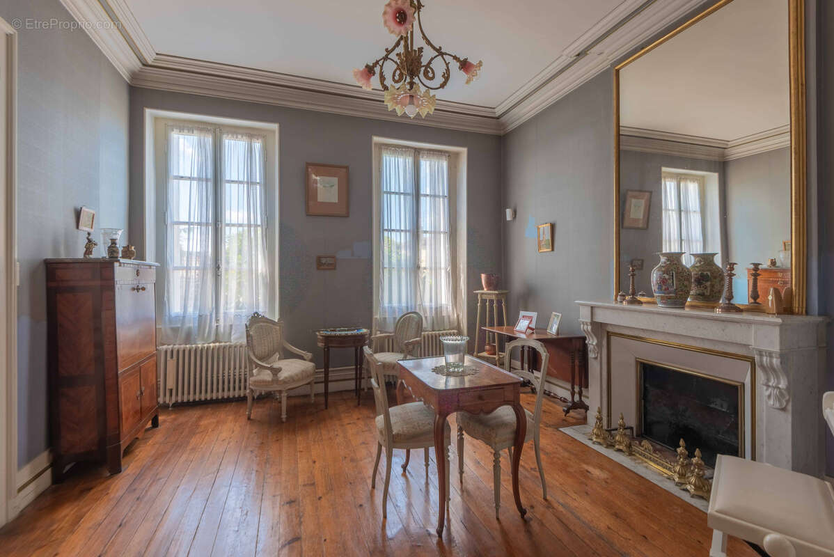 Maison à QUINSAC