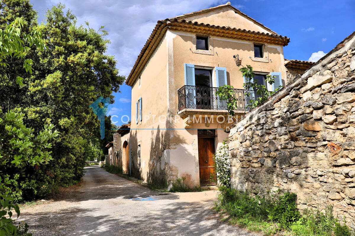 Maison à SAINT-SATURNIN-LES-APT