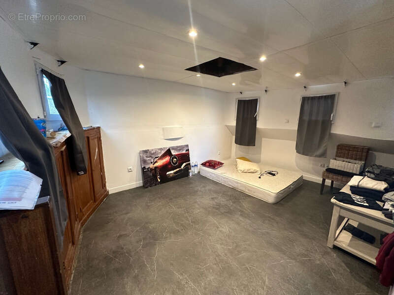 Autre à VERNEUIL-SUR-SEINE