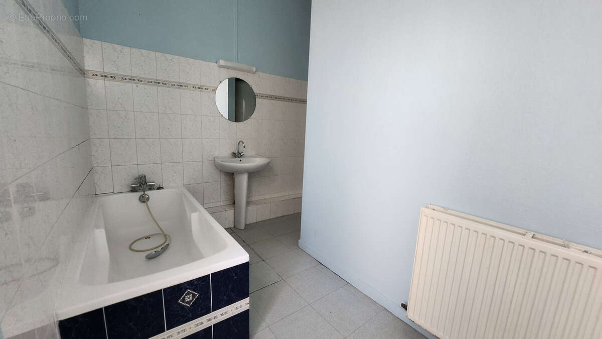 Maison en pierre avec 4 chambres et beau terrain - photo 14