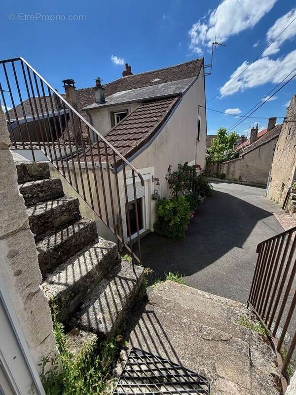 Maison à LA CHARITE-SUR-LOIRE