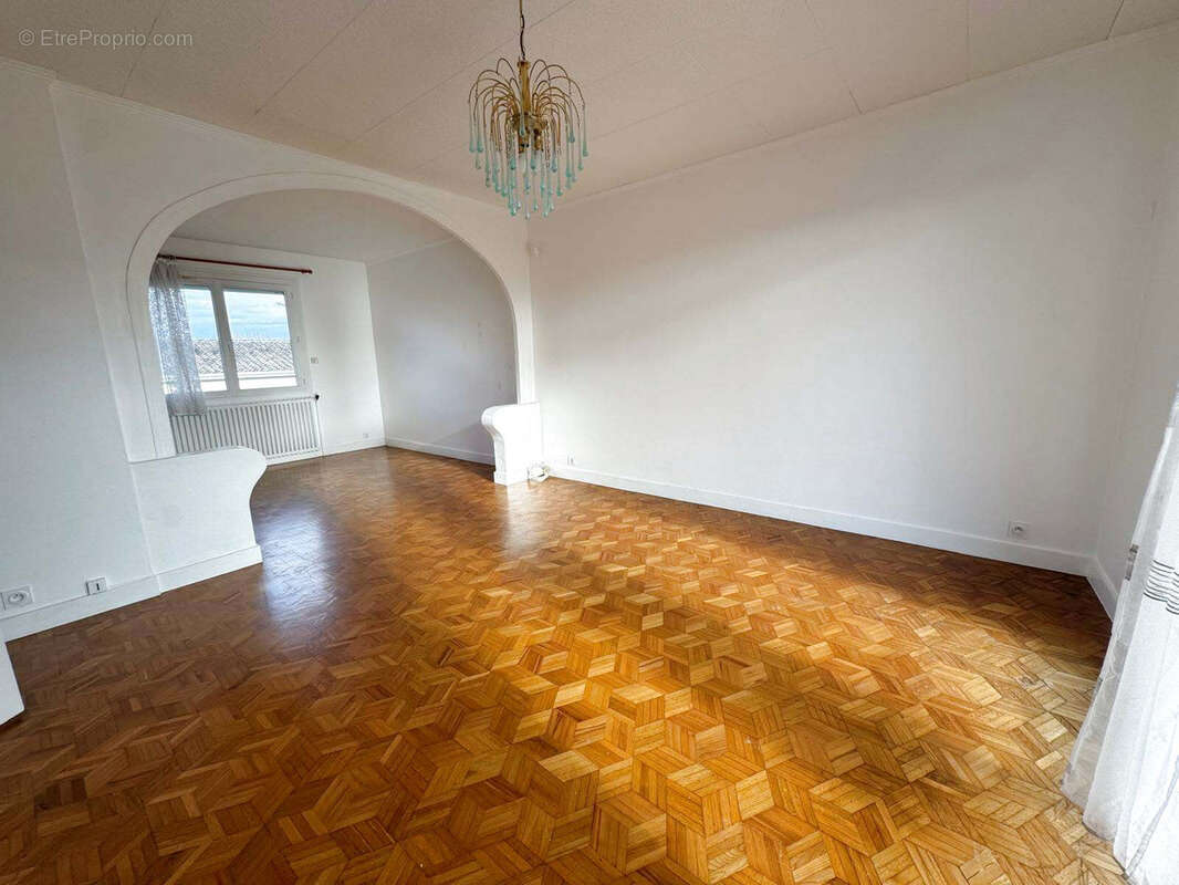 Maison à CHATEAUBERNARD
