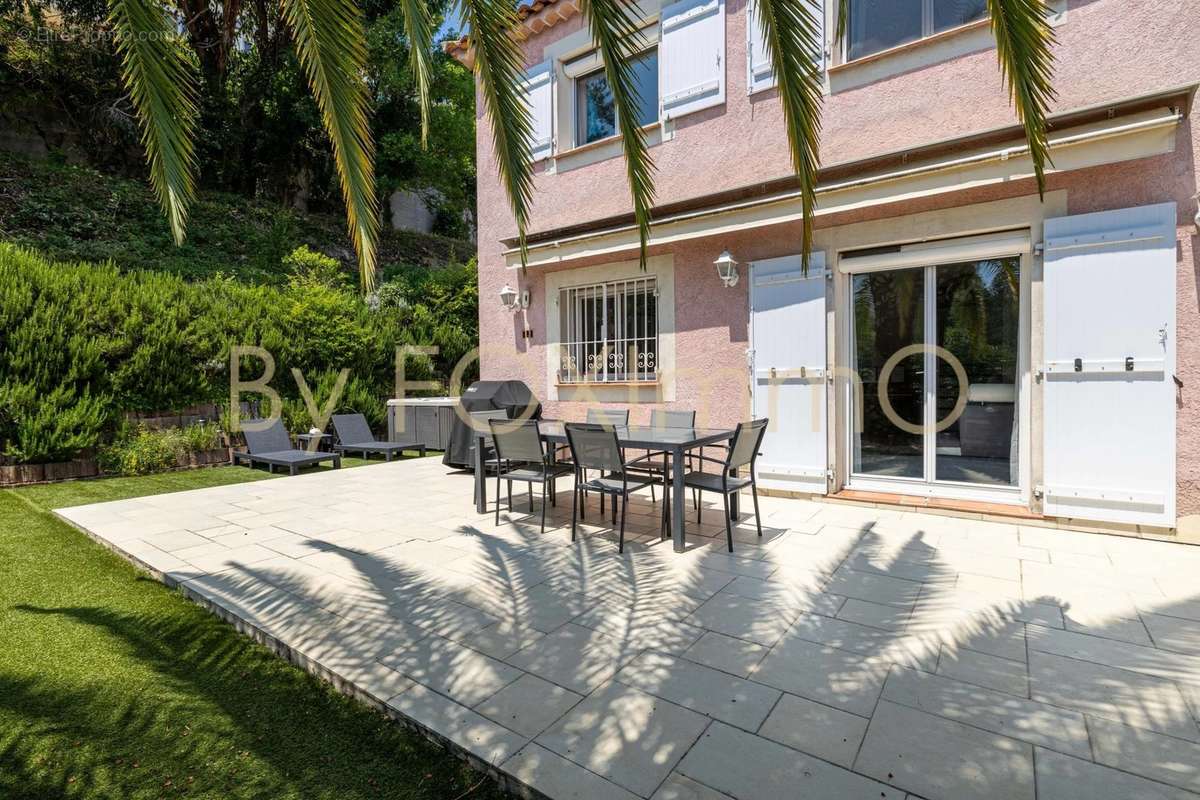 Maison à CAGNES-SUR-MER