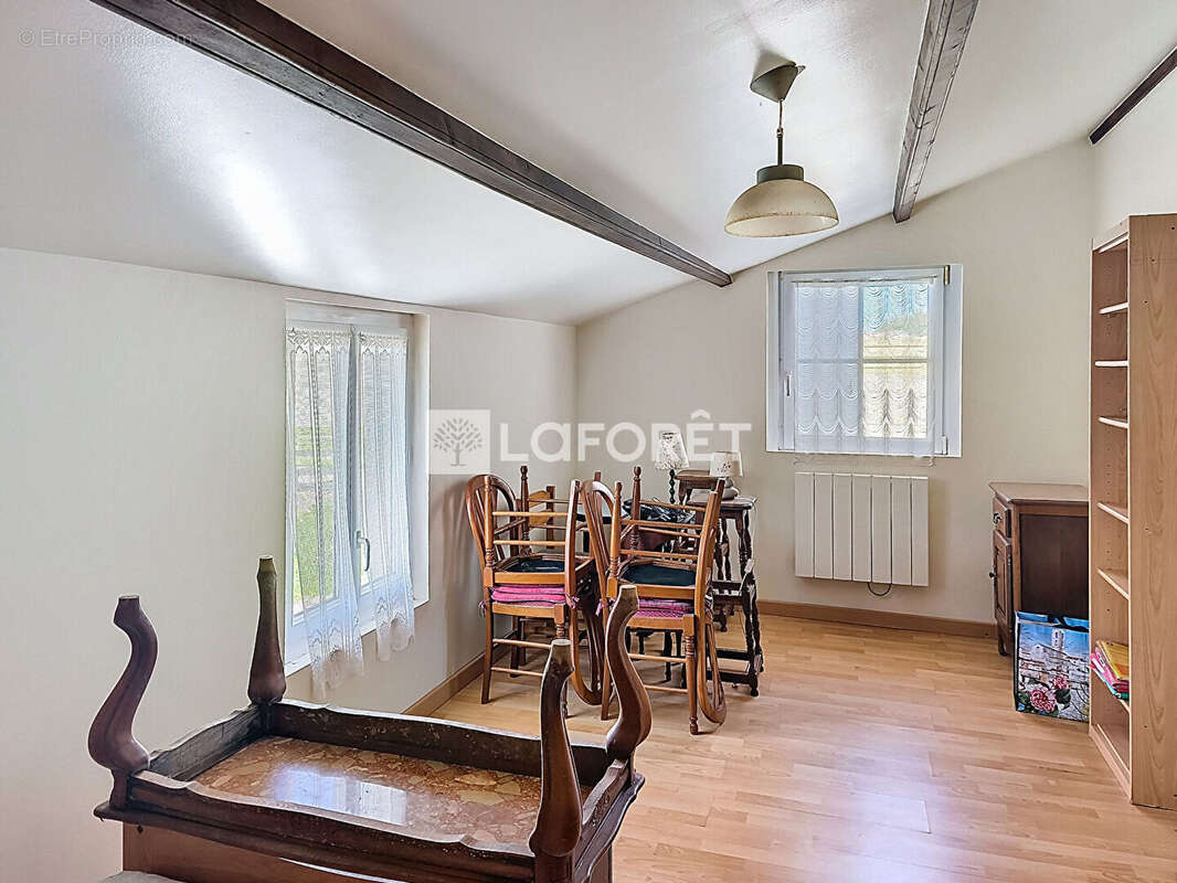 Maison à COMMEQUIERS