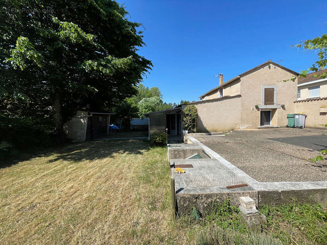 Maison à FONTAINE-LE-COMTE