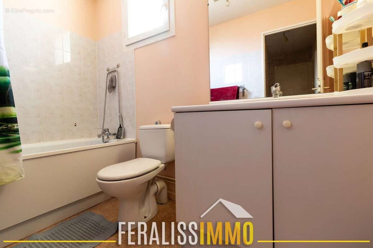 Maison à COURDIMANCHE