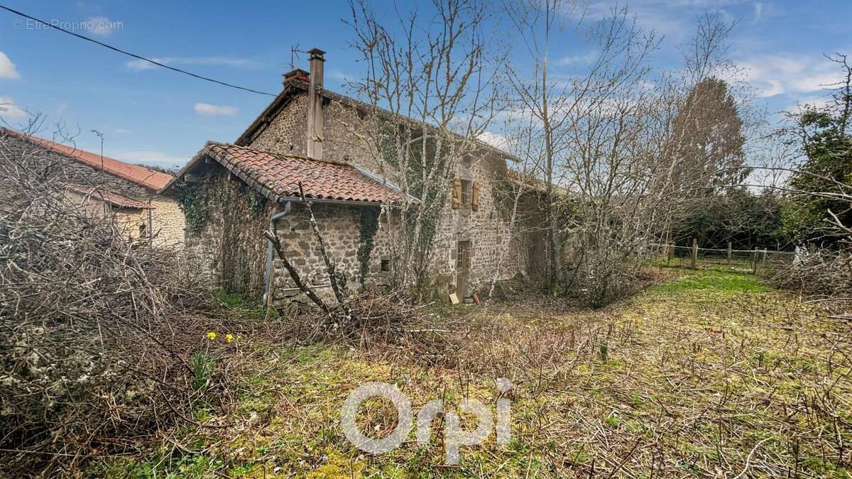Maison à COMPREIGNAC