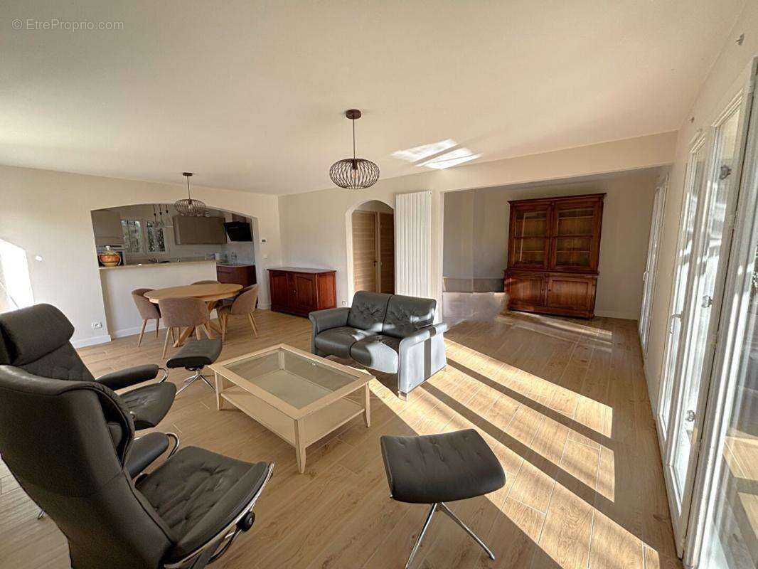 La Colle-sur-Loup, Élégante maison familiale rénovée, calme absolu - photo 5
