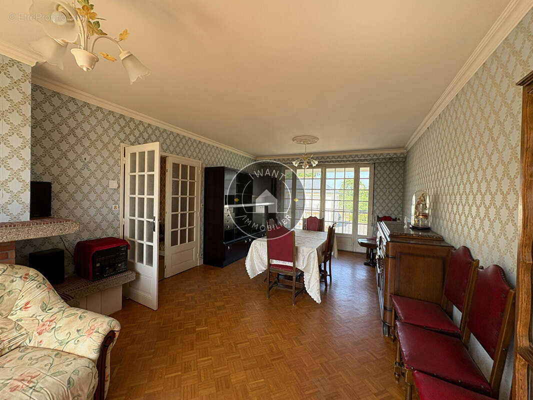 Maison à GENNES