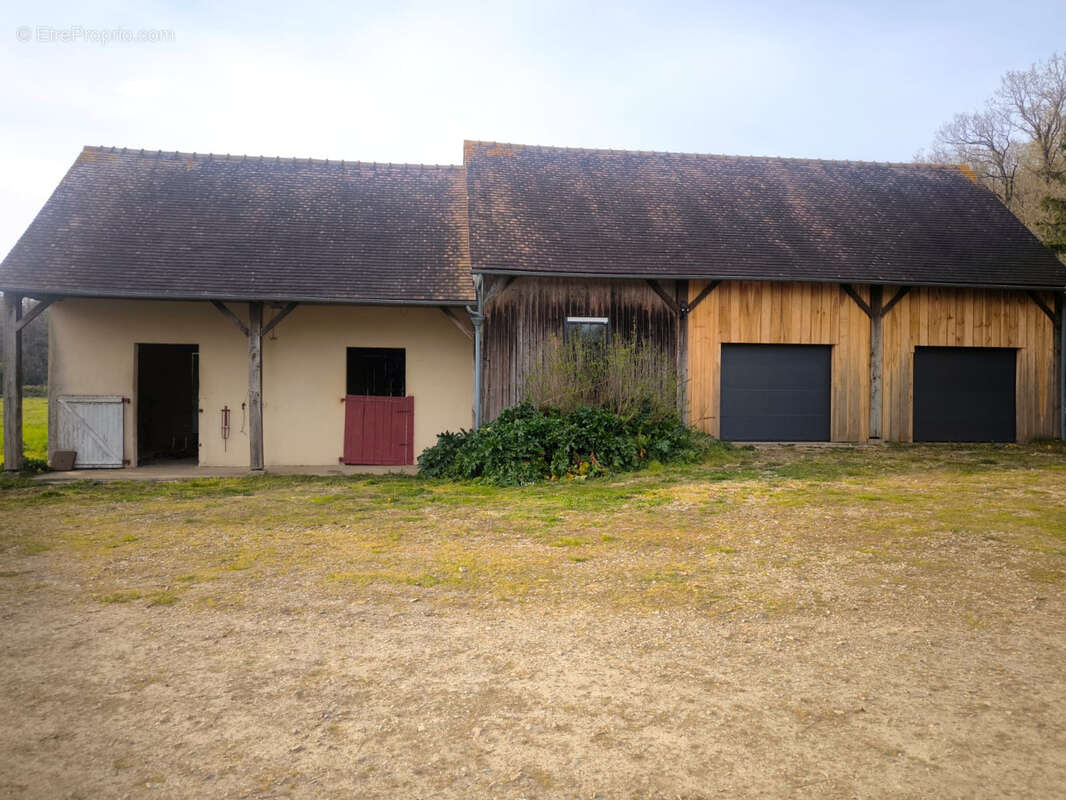 Maison à COULANS-SUR-GEE