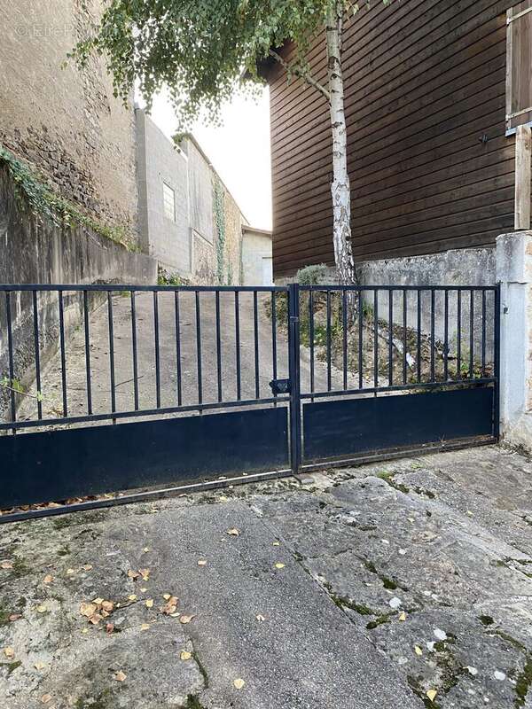 Maison à CHATEAUNEUF-LA-FORET