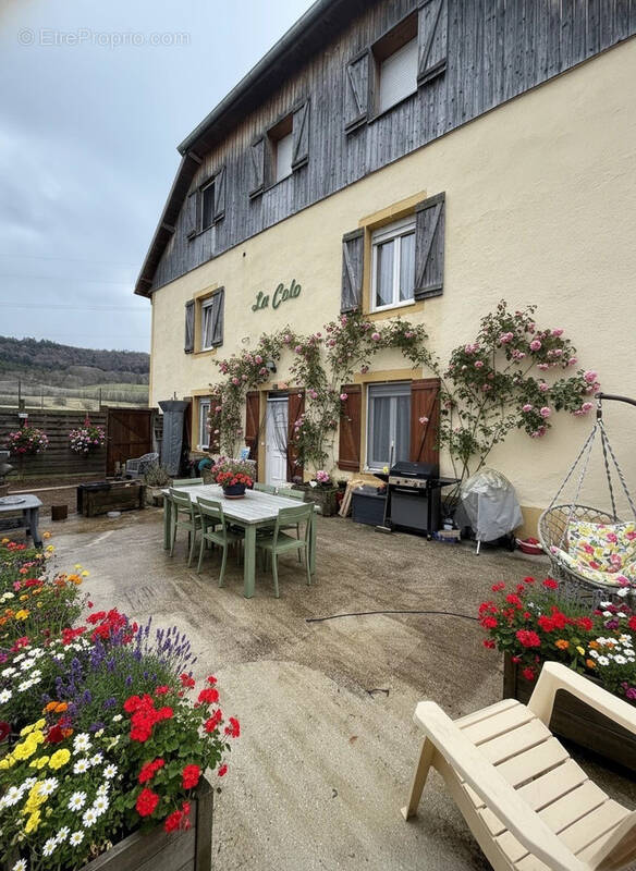 Appartement à SAINT-GORGON-MAIN