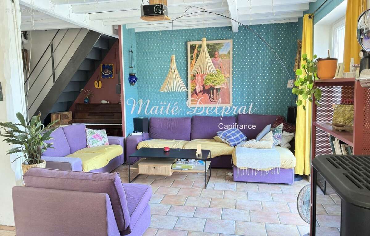 Maison individuelle sur 2 niveaux, avec salon cathédrale, 3 chambres,1 bureau et piscine, entièrement rénovée - photo 3