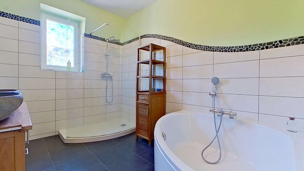 Longwy - Mont-Saint-Martin, Villa d'exception de plus de 400 m2 habitables sur 37 ares de terrain - piscine ch - photo 31