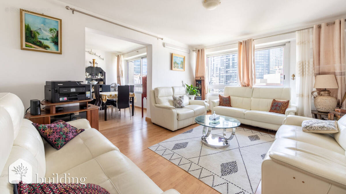Appartement à COURBEVOIE