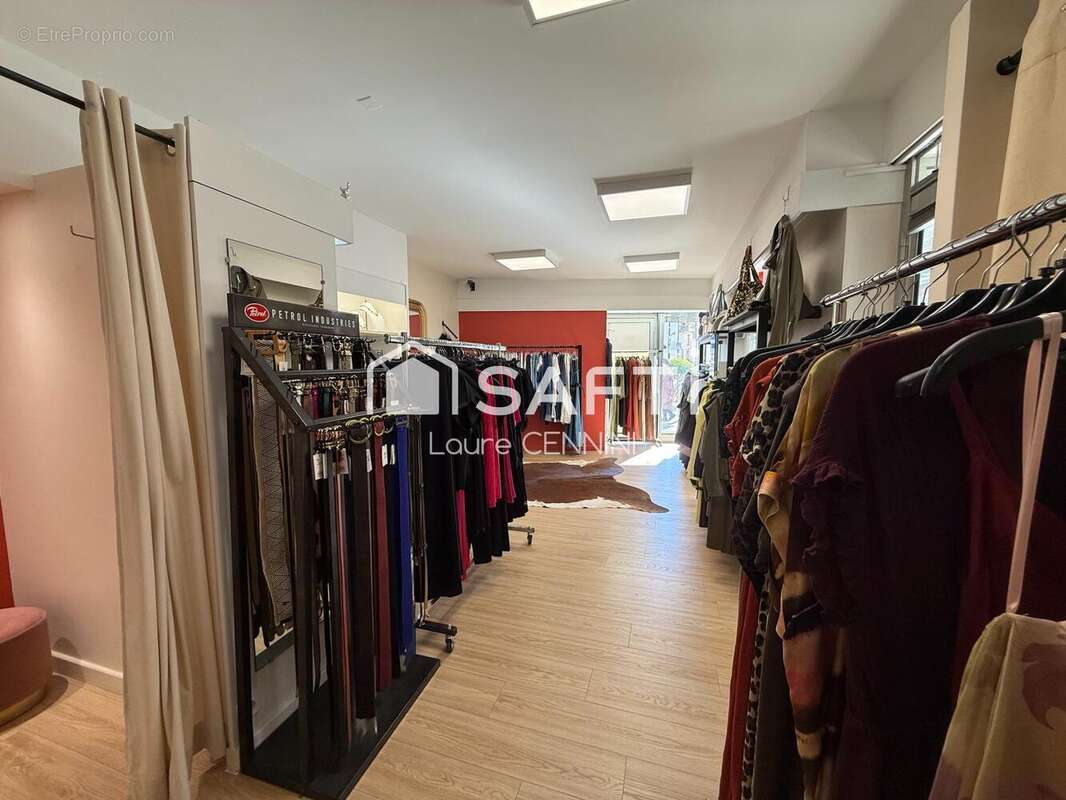 Photo 2 - Commerce à VALREAS