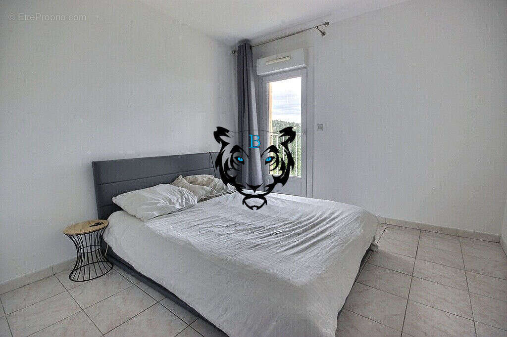 Appartement à LES ISSAMBRES