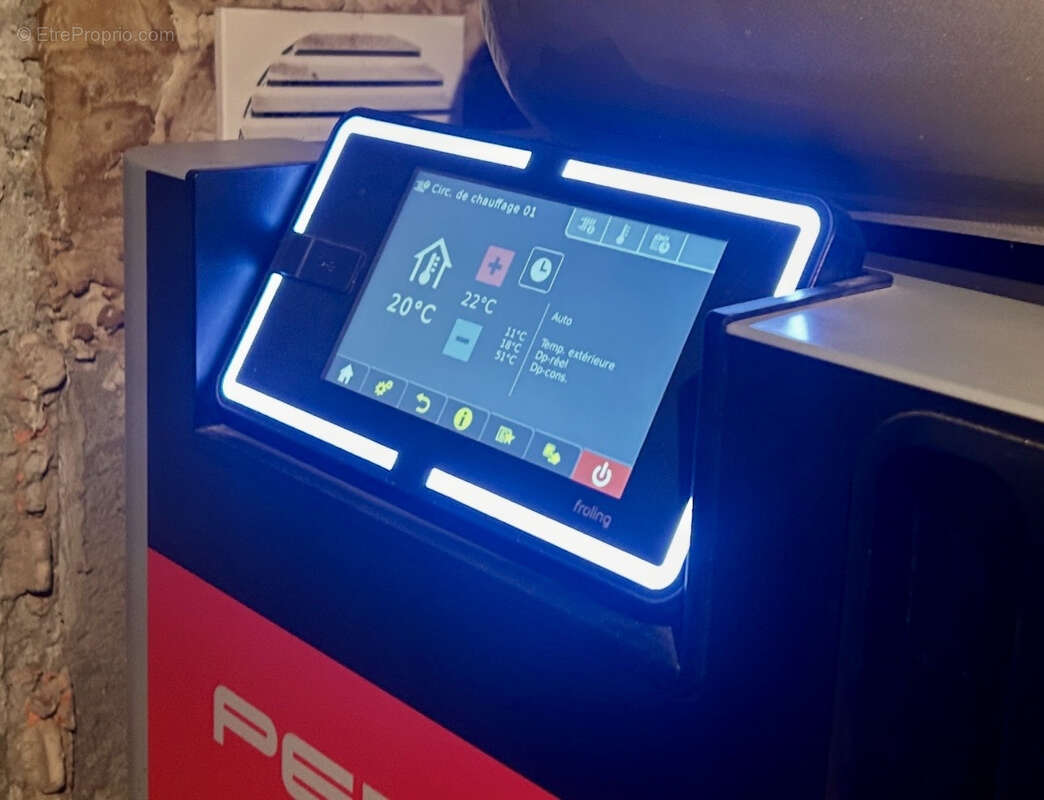 Maison à MONTAGNIEU