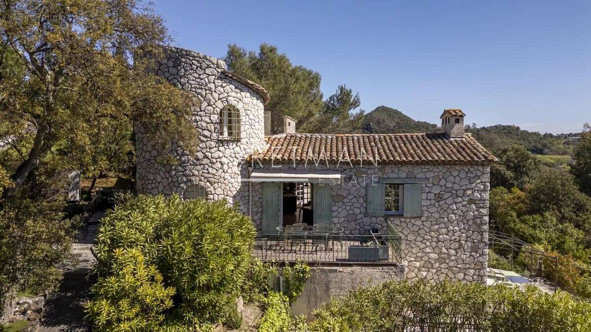 Maison à MANDELIEU-LA-NAPOULE